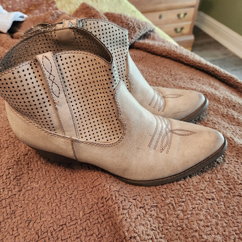 Very Volatile short boots